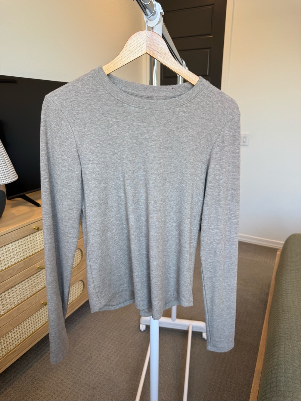 American Eagle Outfitters Long Sleeve Tee in Light Gray